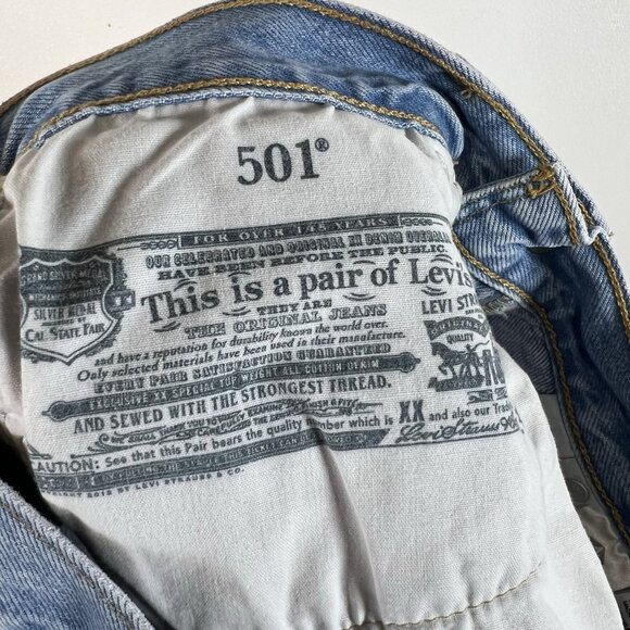 Levi's Denim Shorts Women's Sz 29 Blue 501 Button Fly Cutoff Cotton Boho Beach - Picture 7 of 10